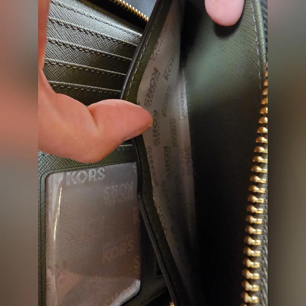 Michael Kors Large Continental Wallet Saffiano leather Olive NWOT - Picture 14 of 16